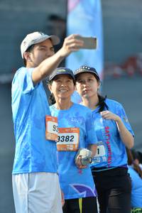 BIB: 3382
                            <button type="button" onclick="openModal(3414974)" class="btn btn-primary btn-sm float-right btn-popup" data-toggle="modal" data-target=".modal-high-quality">
                        <i class="fas fa-shopping-cart"></i> Add to Cart
                    </button>
                                            <button type="button" onclick="isThisMe(3414974, true)" class="btn btn-success btn-sm float-right btn-popup btn-isme hidden" data-toggle="tooltip" data-placement="bottom" title="นี่คือรูปของคุณใช่ไหม คลิกที่นี่เพื่อเอาเข้าอัลบั้ม">
                        <i class="fas fa-plus"></i> Add to album
                    </button>
                    <button type="button" onclick="isThisMe(3414974, false)" class="btn btn-warning btn-sm float-right btn-popup btn-isnotme hidden">
                        <i class="fas fa-ban"></i> Remove from album
                    </button>